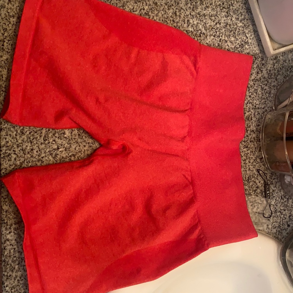 NVGTN coutour candy apple short❤️